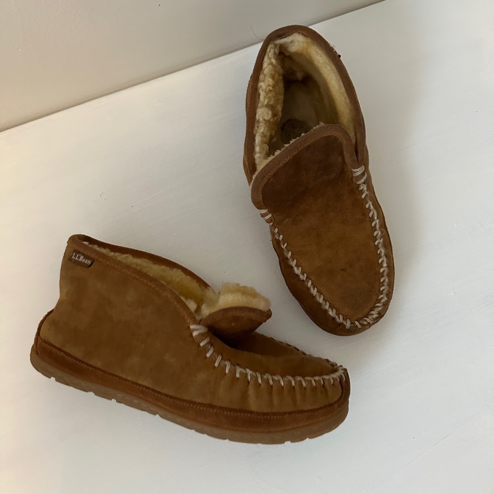 LL Bean Women’s wicked good boot moc slipper size 10